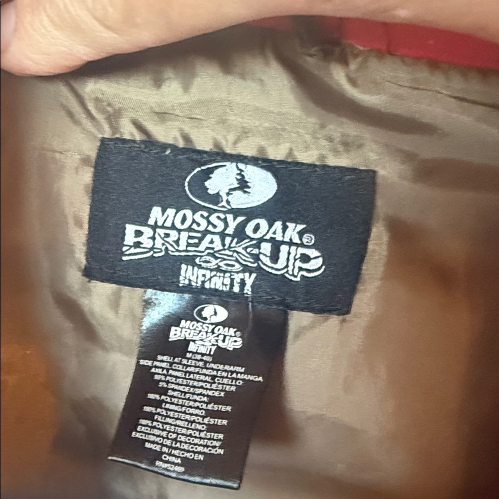 Mossy Oak Camouflage Jacket with Red Highlights - Picture 5 of 5